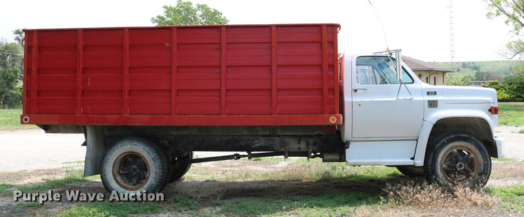 image for item DD4263 1978 Chevrolet C65 grain truck