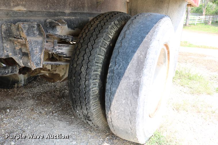 image for item DD4263 1978 Chevrolet C65 grain truck