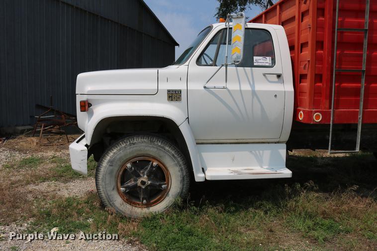 image for item DD4263 1978 Chevrolet C65 grain truck