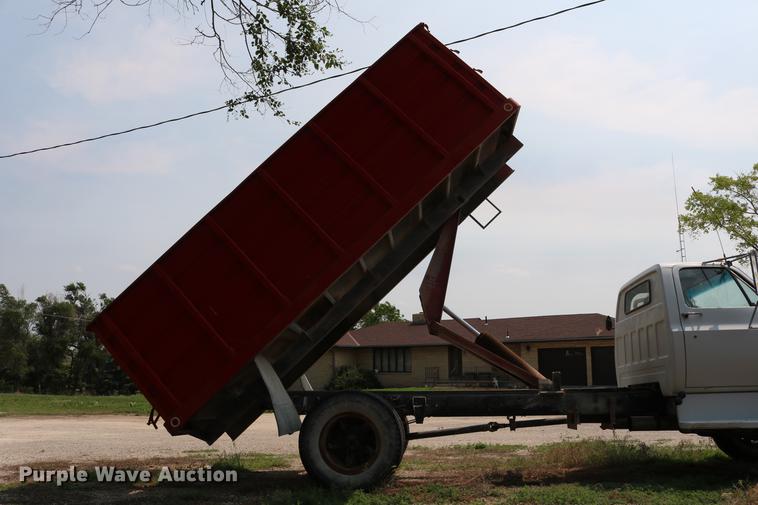image for item DD4263 1978 Chevrolet C65 grain truck