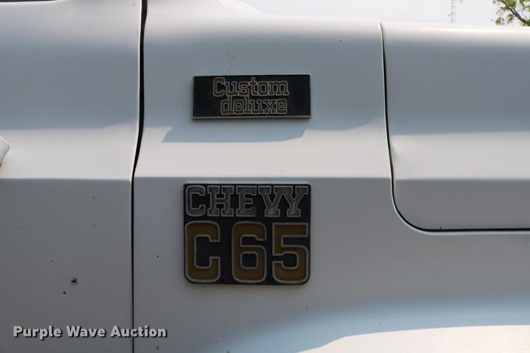 image for item DD4263 1978 Chevrolet C65 grain truck