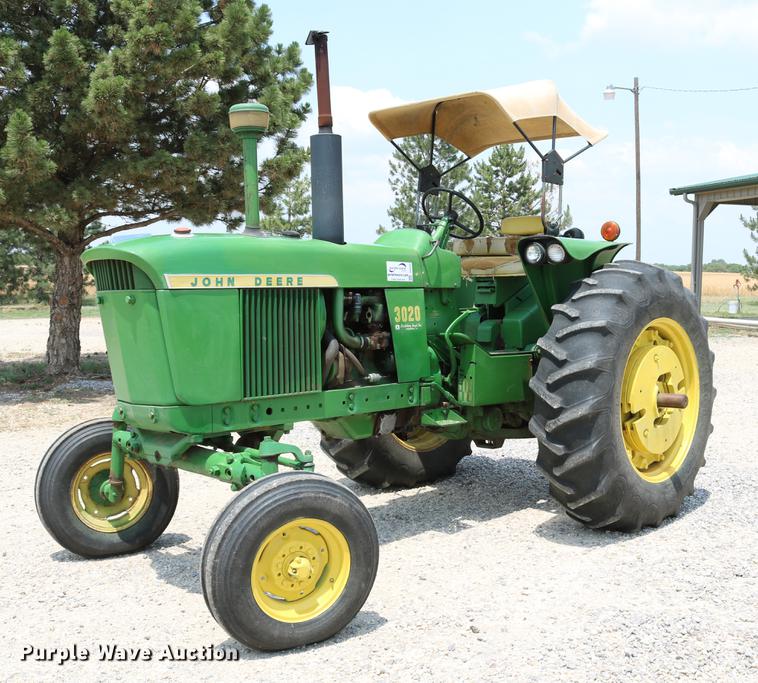 image for item DD4268 1966 John Deere 3020 tractor