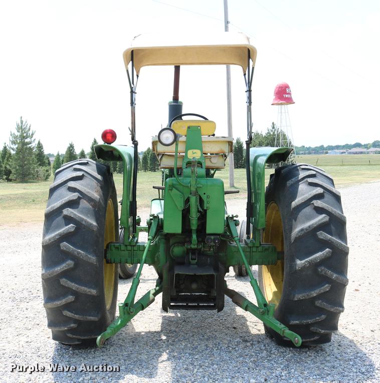 image for item DD4268 1966 John Deere 3020 tractor