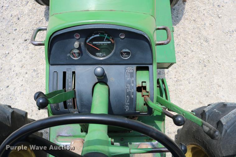 image for item DD4268 1966 John Deere 3020 tractor