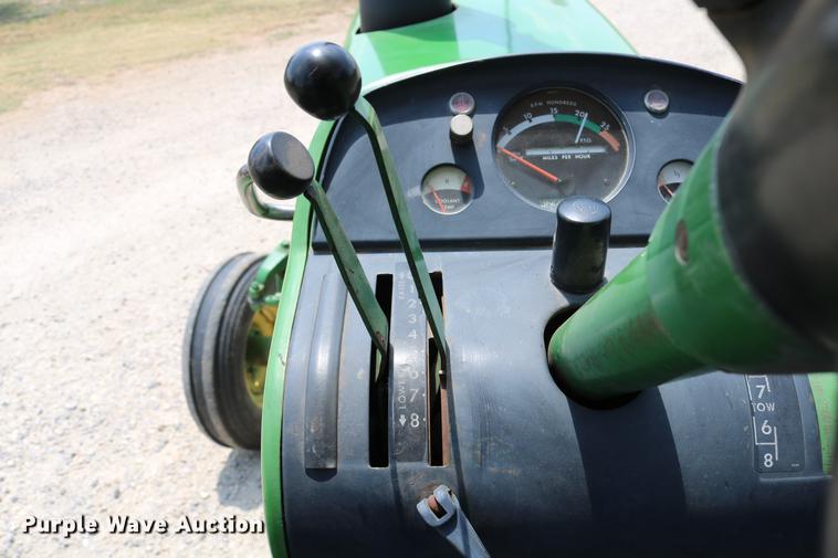 image for item DD4268 1966 John Deere 3020 tractor