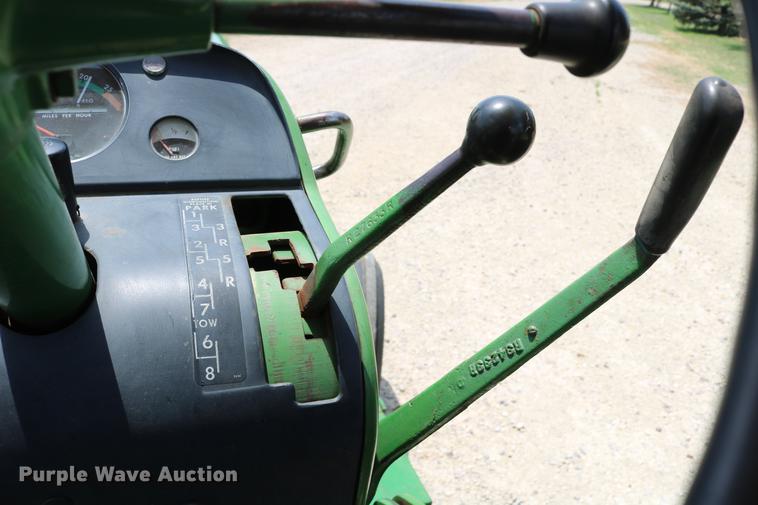 image for item DD4268 1966 John Deere 3020 tractor