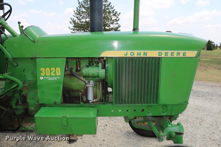 image for item DD4268 1966 John Deere 3020 tractor