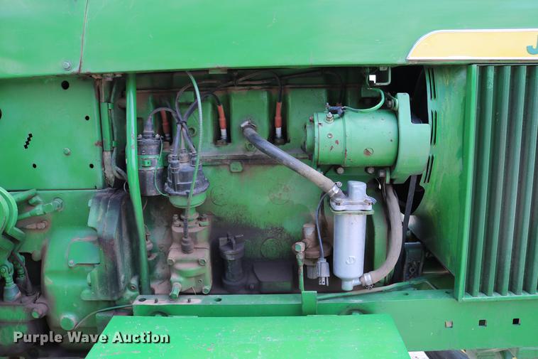 image for item DD4268 1966 John Deere 3020 tractor