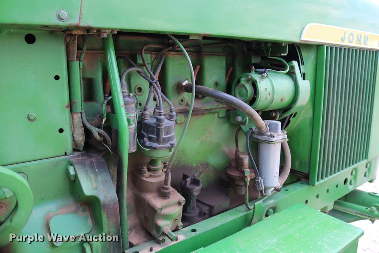 image for item DD4268 1966 John Deere 3020 tractor
