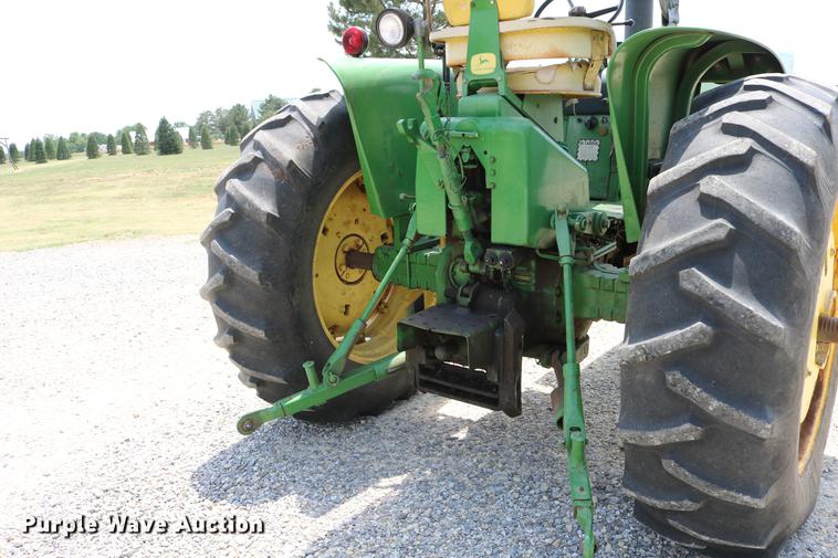 image for item DD4268 1966 John Deere 3020 tractor