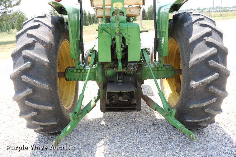 image for item DD4268 1966 John Deere 3020 tractor