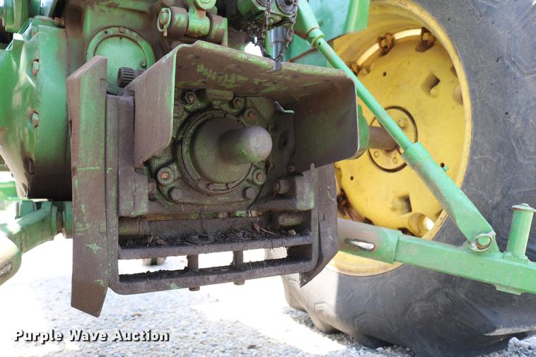 image for item DD4268 1966 John Deere 3020 tractor