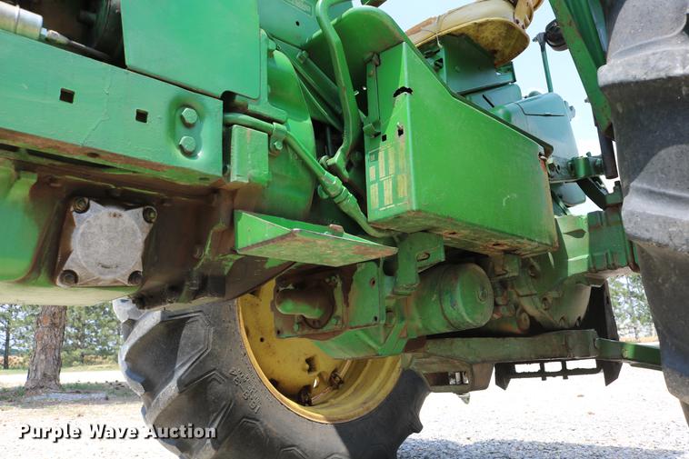 image for item DD4268 1966 John Deere 3020 tractor