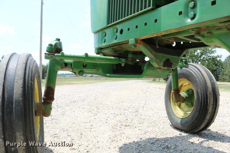 image for item DD4268 1966 John Deere 3020 tractor