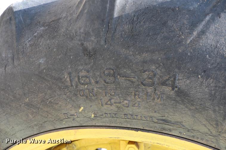 image for item DD4268 1966 John Deere 3020 tractor