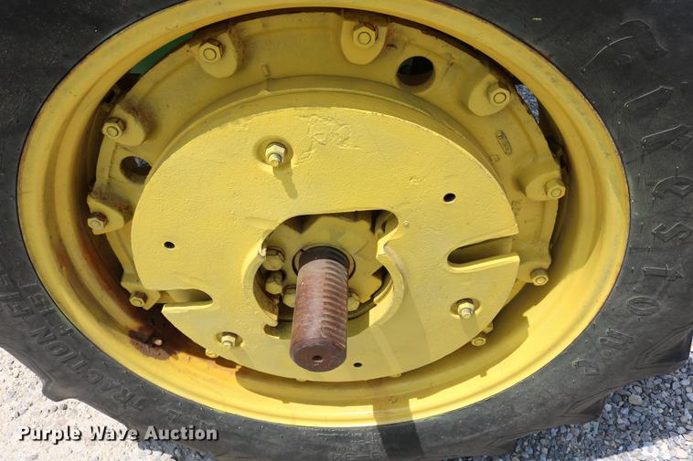 image for item DD4268 1966 John Deere 3020 tractor