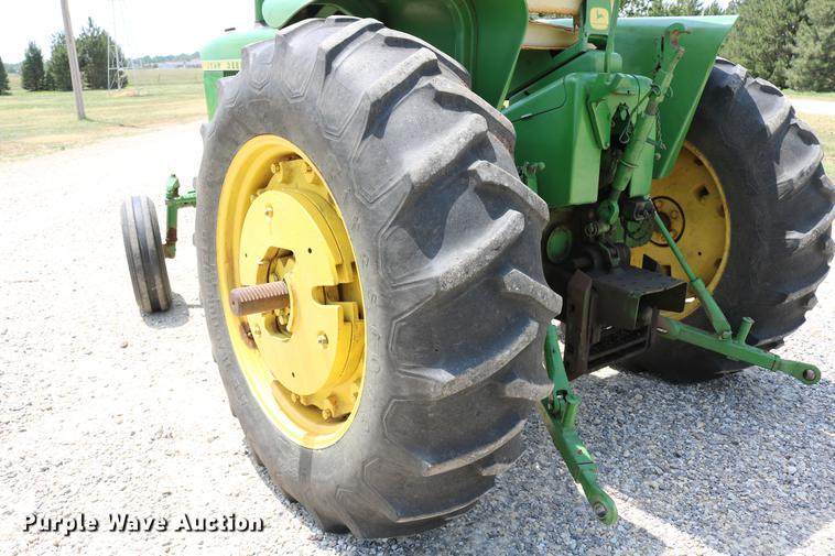 image for item DD4268 1966 John Deere 3020 tractor