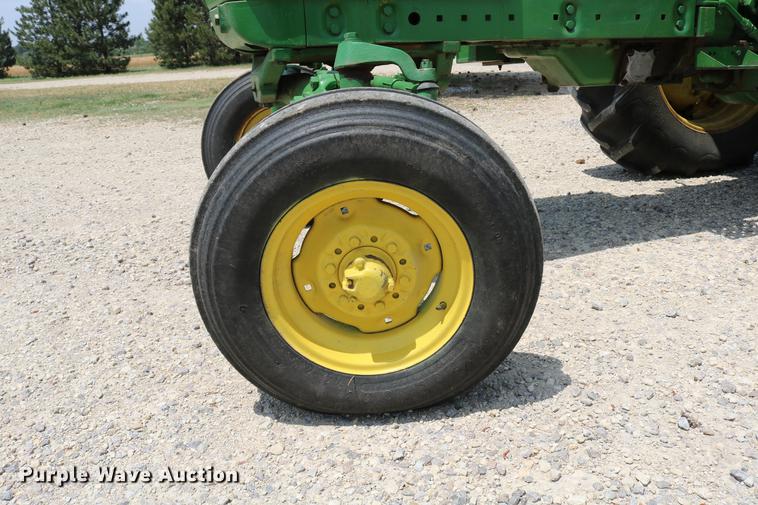 image for item DD4268 1966 John Deere 3020 tractor