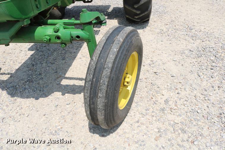 image for item DD4268 1966 John Deere 3020 tractor
