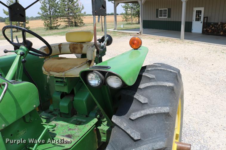 image for item DD4268 1966 John Deere 3020 tractor