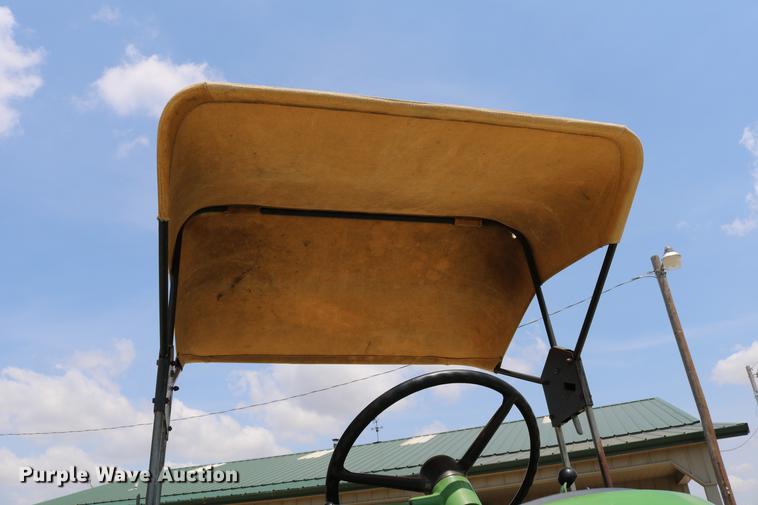 image for item DD4268 1966 John Deere 3020 tractor