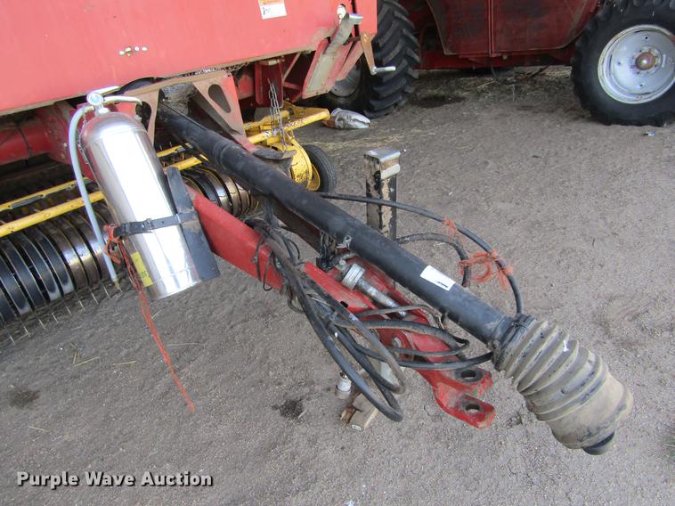 image for item DD5705 2007 New Holland BR780A round baler