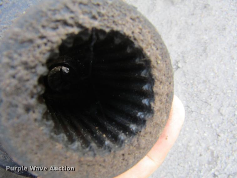 image for item DD5705 2007 New Holland BR780A round baler