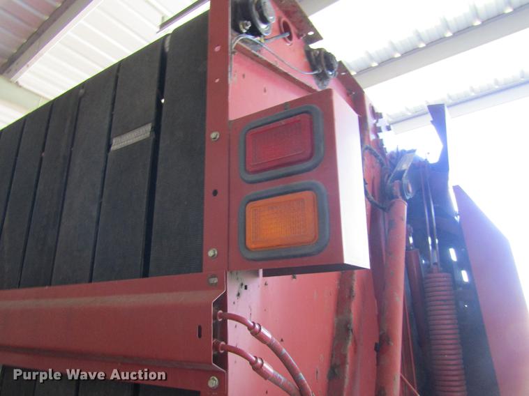 image for item DD5705 2007 New Holland BR780A round baler