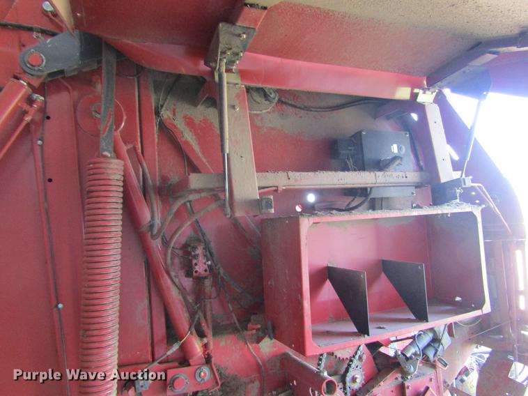 image for item DD5705 2007 New Holland BR780A round baler