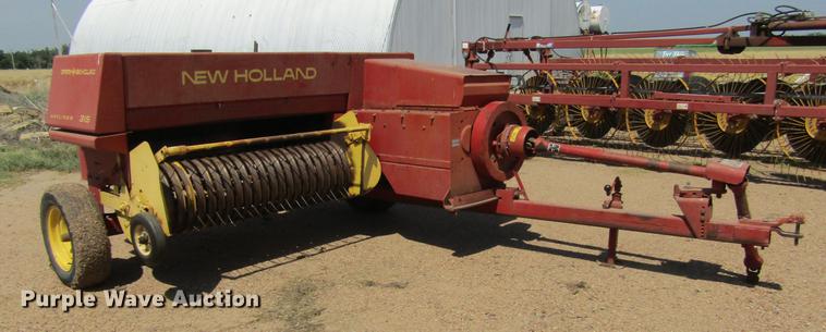 image for item DD5706 New Holland 315 small square baler