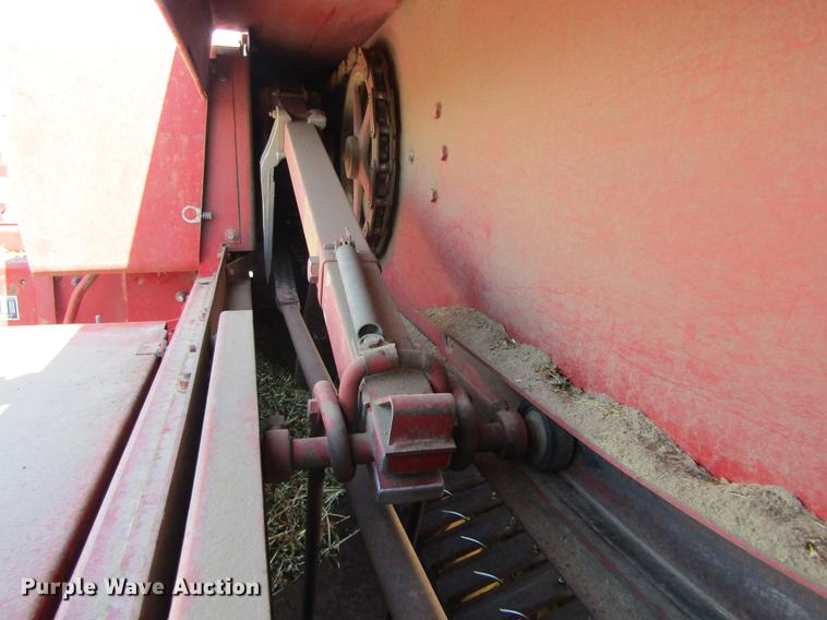 image for item DD5706 New Holland 315 small square baler