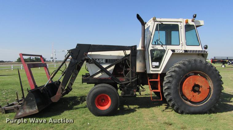 image for item DD5718 1980 Case 2290 tractor