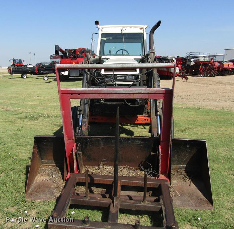 image for item DD5718 1980 Case 2290 tractor