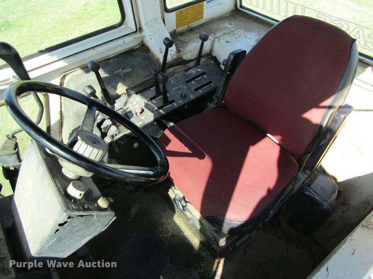 image for item DD5718 1980 Case 2290 tractor