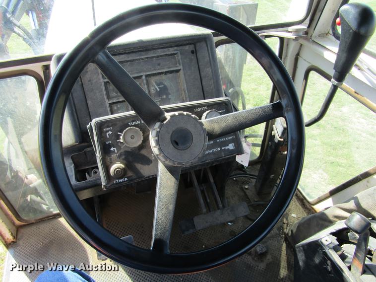 image for item DD5718 1980 Case 2290 tractor