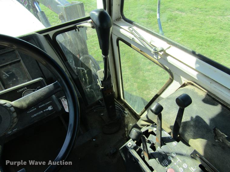 image for item DD5718 1980 Case 2290 tractor