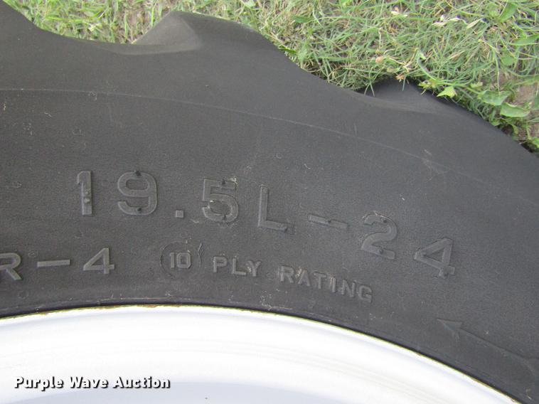 image for item DD5719 1998 Case IH 8870 windrower