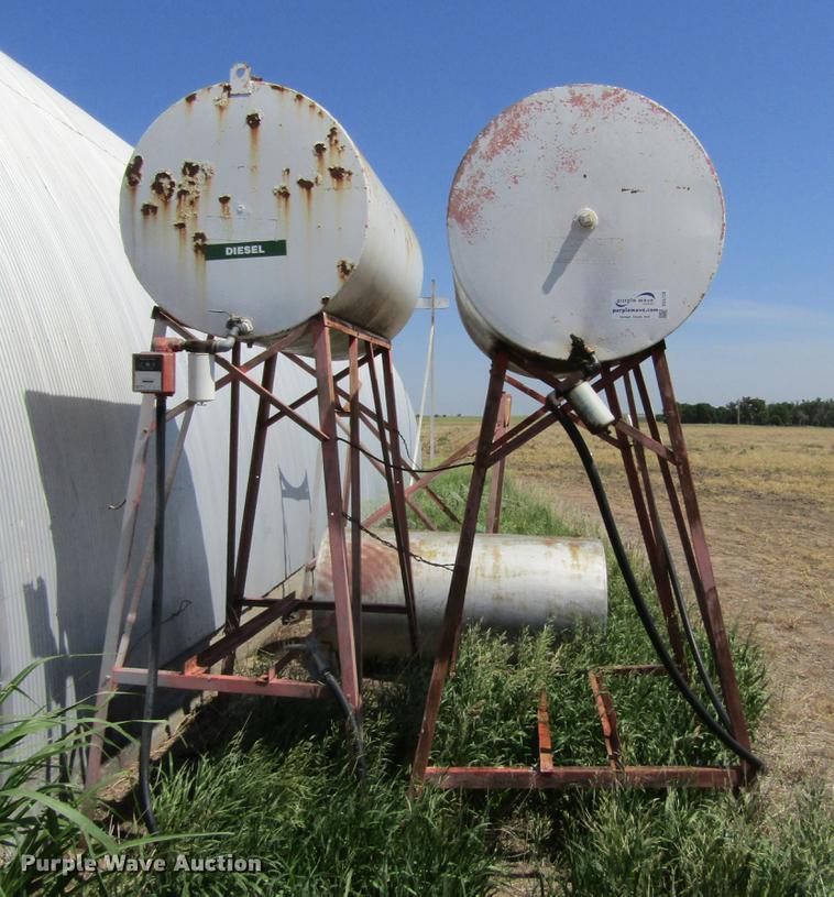 image for item DD5720 (5) fuel tanks