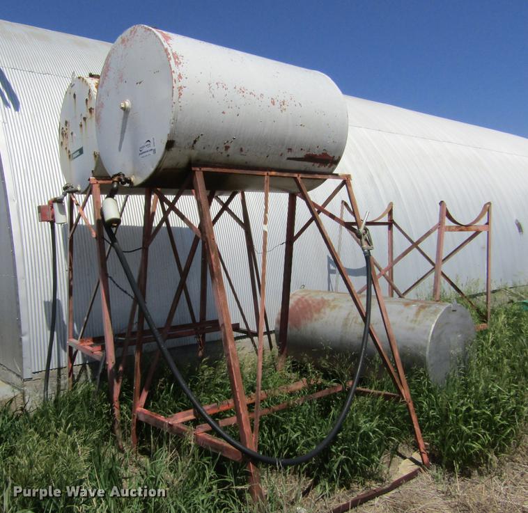 image for item DD5720 (5) fuel tanks