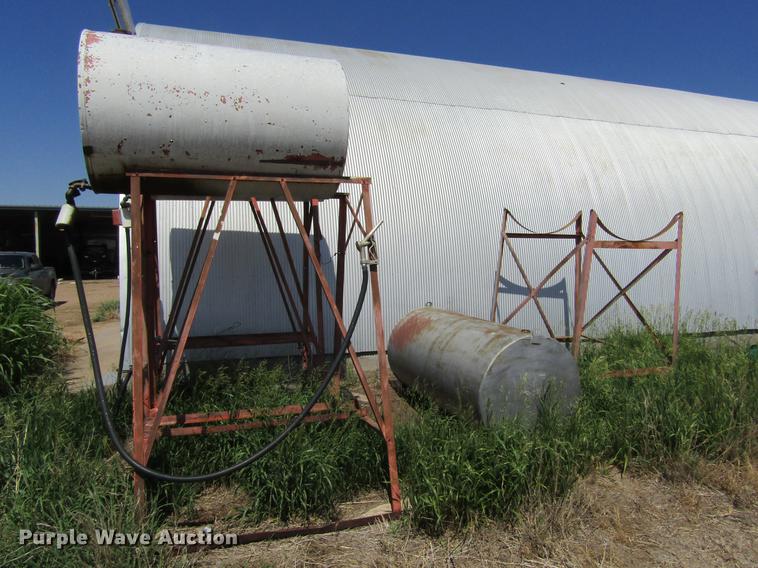 image for item DD5720 (5) fuel tanks