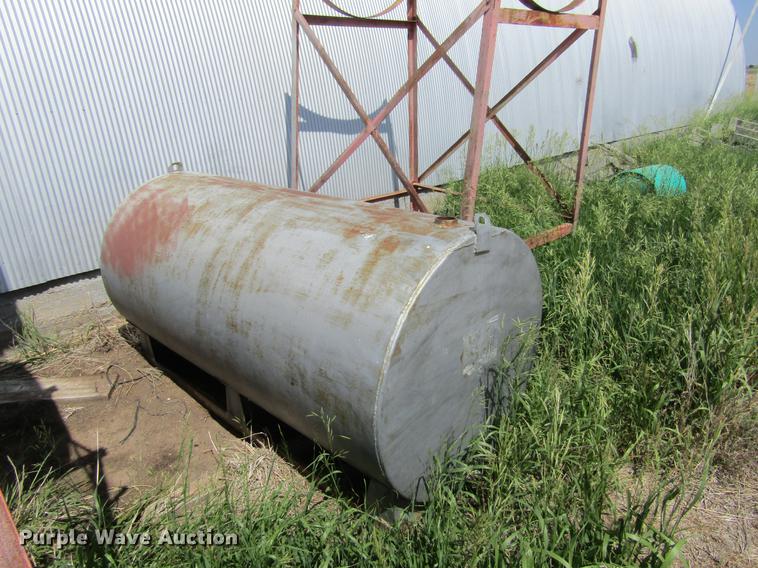 image for item DD5720 (5) fuel tanks