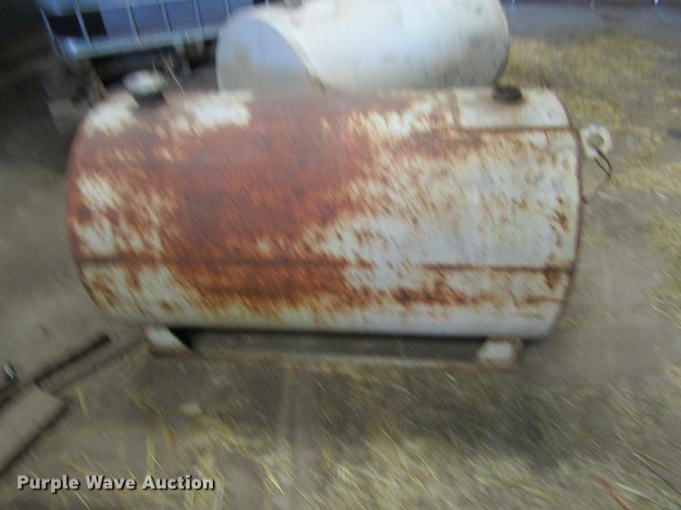 image for item DD5720 (5) fuel tanks