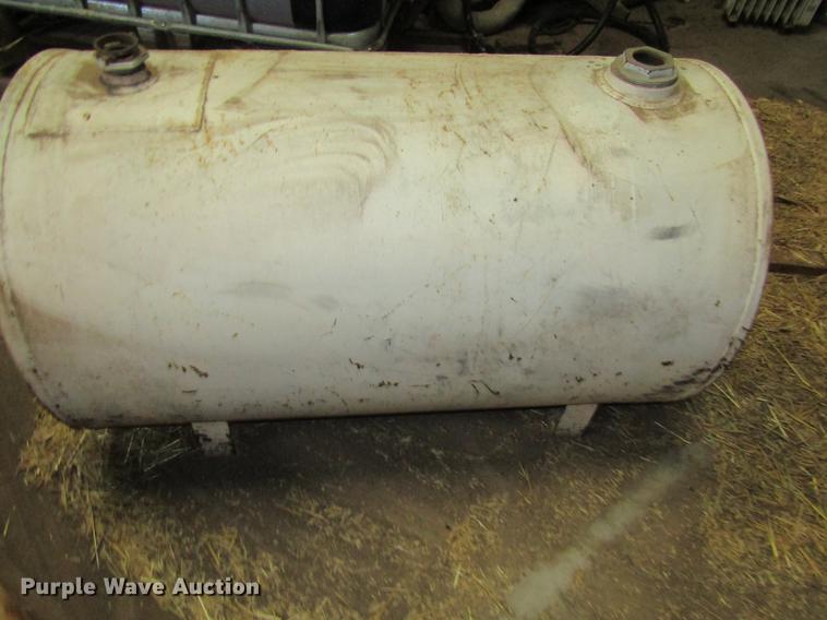 image for item DD5720 (5) fuel tanks