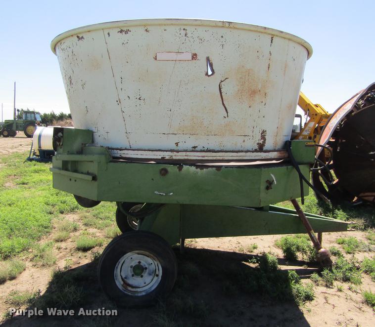 image for item DD5741 Tubmiller 900 bale processor