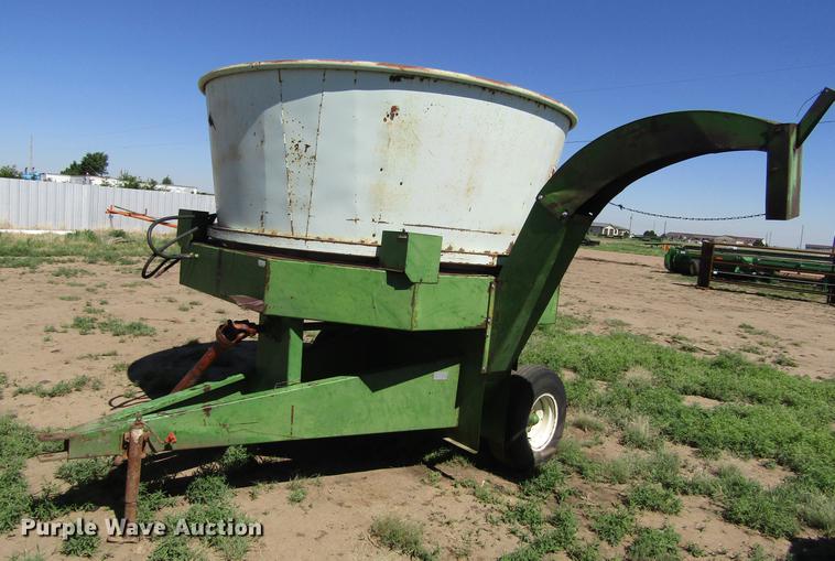 image for item DD5741 Tubmiller 900 bale processor