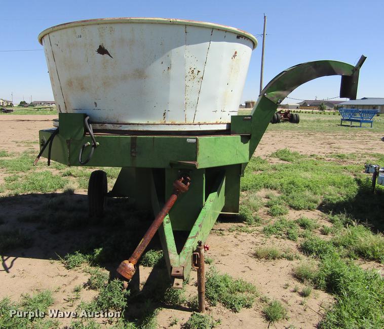 image for item DD5741 Tubmiller 900 bale processor