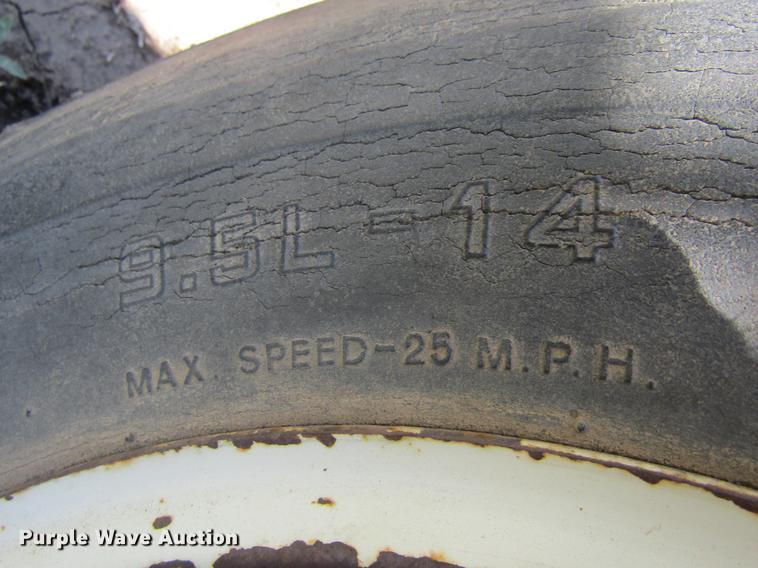 image for item DD5741 Tubmiller 900 bale processor