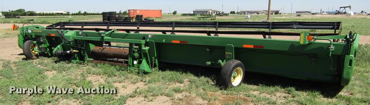 image for item DD5743 2003 John Deere 936D draper head