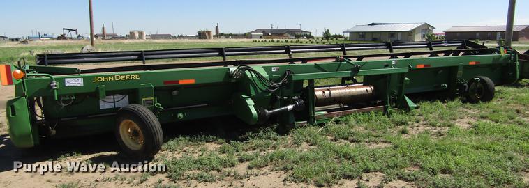 image for item DD5743 2003 John Deere 936D draper head