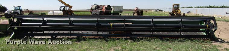 image for item DD5743 2003 John Deere 936D draper head